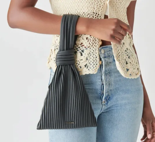 The Accordian Wristlet in Black