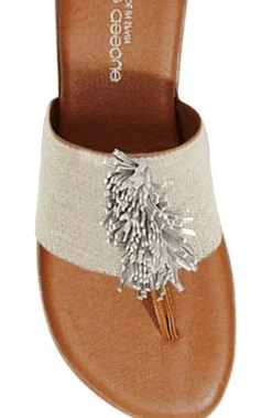 The Elastic Thong Sandal in Beige Linen