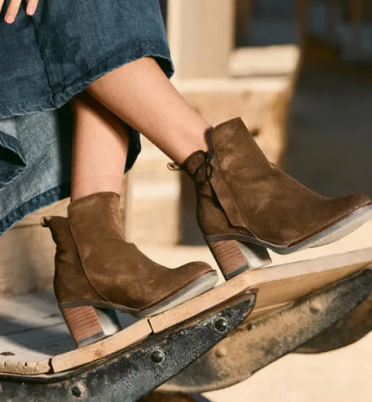 The Side Zip Ankle Bootie in Moka
